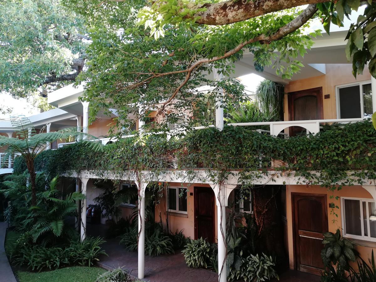 Hotel Ciudad Vieja Guatemala City Exterior photo