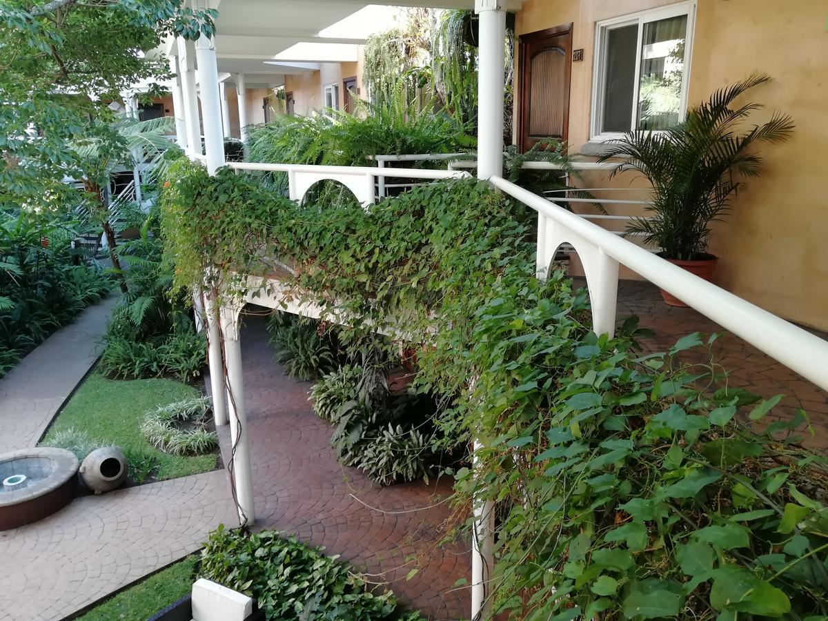 Hotel Ciudad Vieja Guatemala City Exterior photo