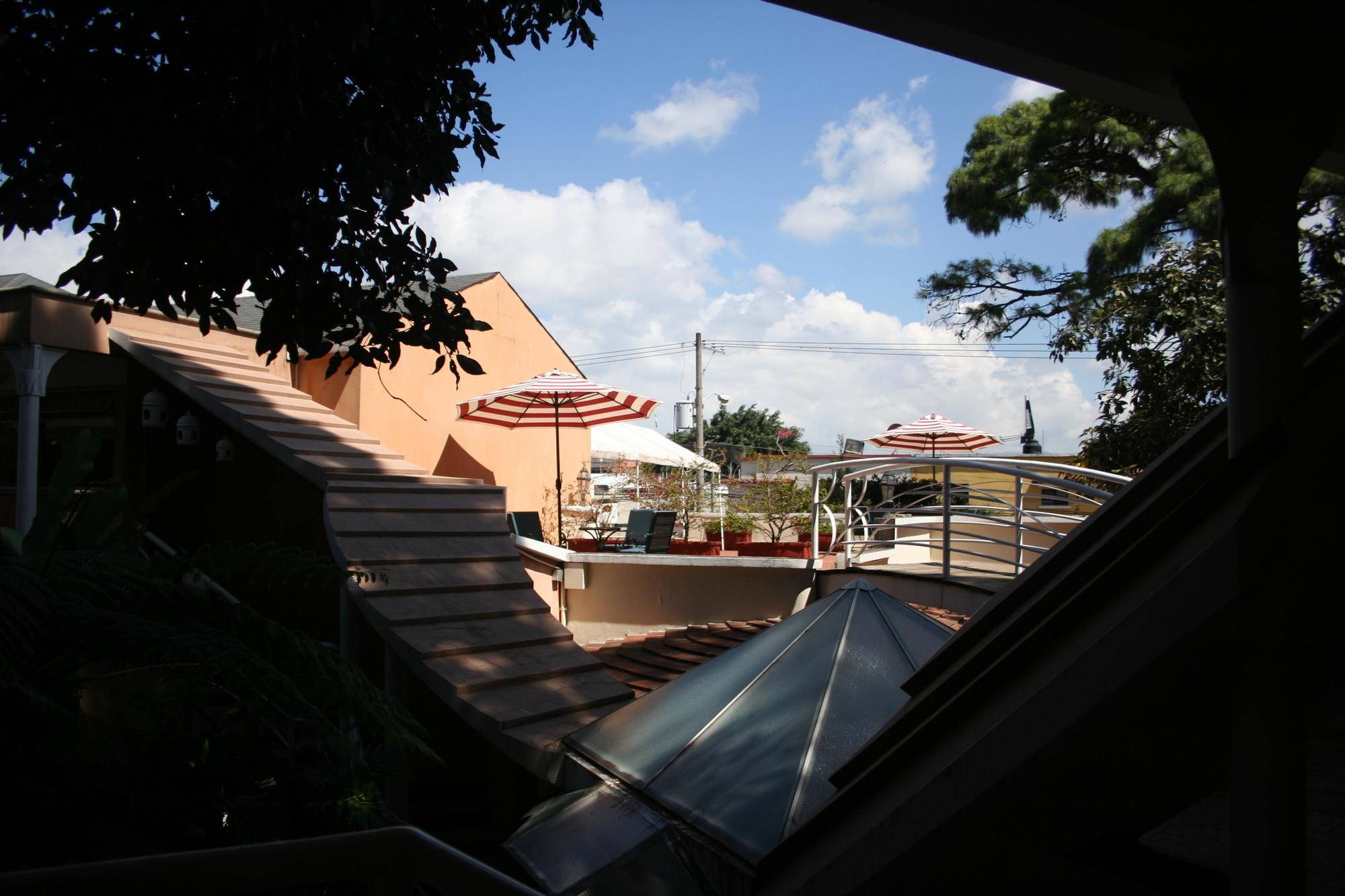 Hotel Ciudad Vieja Guatemala City Exterior photo