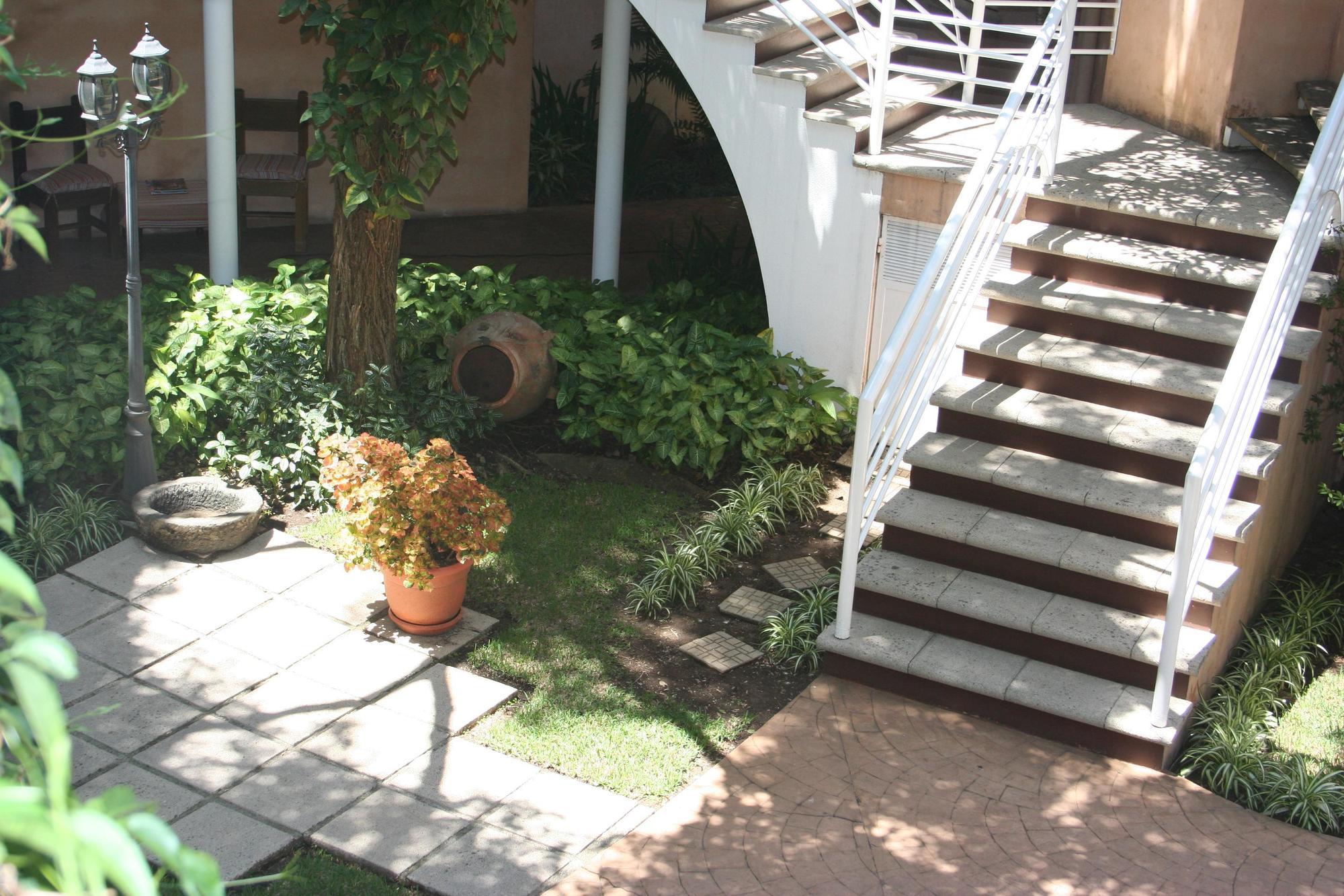 Hotel Ciudad Vieja Guatemala City Exterior photo