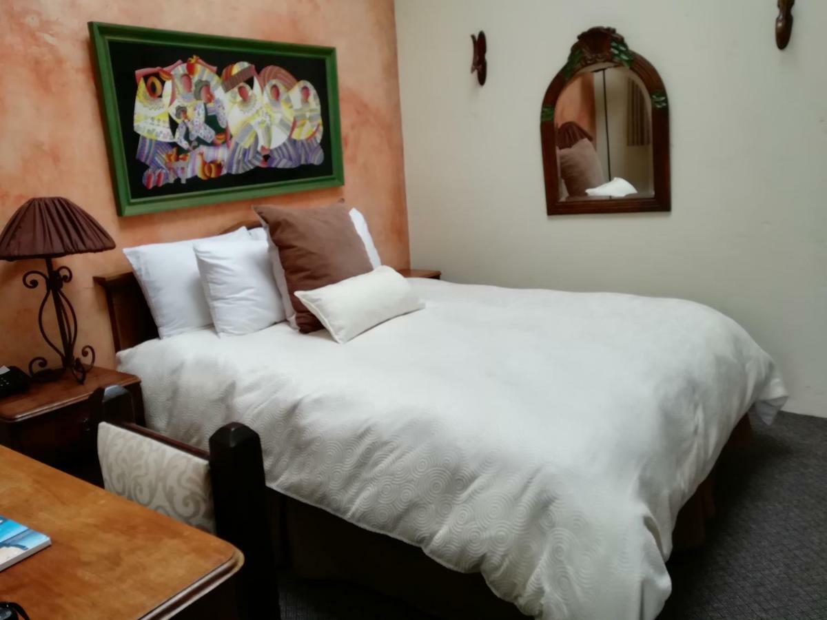 Hotel Ciudad Vieja Guatemala City Exterior photo